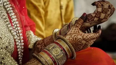 The Mother of 4 children married her lover before Karva Chauth In Bihar- India TV Hindi