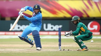 Smriti Mandhana drives against Pakistan- India TV Hindi