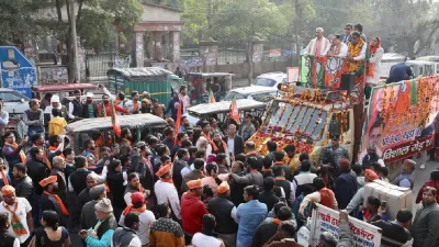 एक रोड शो के दौरान बीजेपी प्रमुख जेपी नड्डा - India TV Hindi