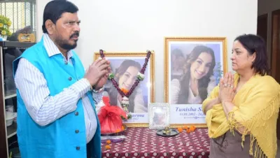 Athawale met Tunisha Sharma mother - India TV Hindi