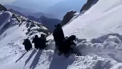 BSF Troops Patroling, BSF Video LoC, BSF Video in Snow, BSF Latest Video- India TV Hindi