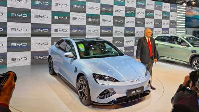 BYD introduced a luxurious EV car at Auto Expo 2023 Car mileage of 700 KM  in single charging । BYD ने ऑटो एक्सपो में  पेश की शानदार EV कार, सिंगल  चार्जिंग में