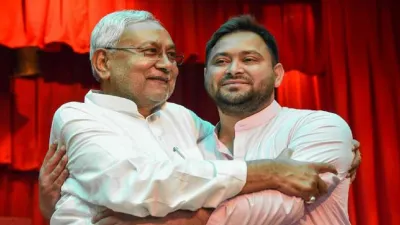 Nitish kumar with Tejashwi yadav- India TV Hindi