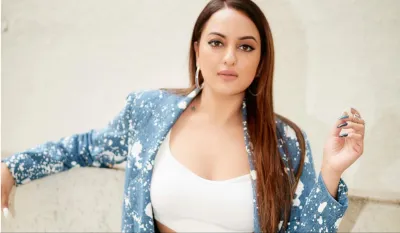 Sonakshi Sinha joins tiger shroff akshay kumar in bade miyan chote miyan know the release date of fi- India TV Hindi