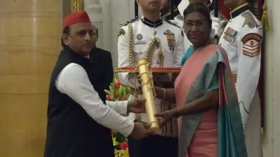 Padma Awards, Padma Vibhushan, Akhilesh Yadav, Rashtrapati Bhavan, Draupadi Murmu- India TV Hindi