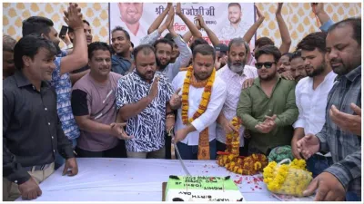 Minister Mahesh Joshi son rohit joshi celebrated birthday in hospital cut cake with sword by playing- India TV Hindi