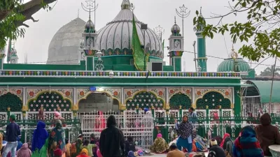 Piran Kaliyar Sharif Dargah- India TV Hindi