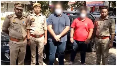 Lucknow two college students misbehaved with the police also beat up Another car rider for overtakin- India TV Hindi