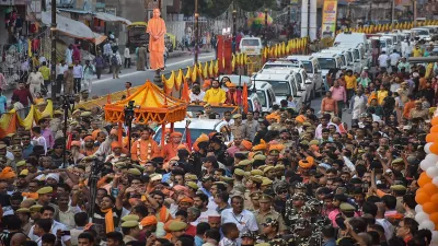 गोरक्षपीठाधीश्वर के...- India TV Hindi