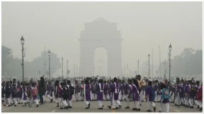 Delhi NCR Air Pollution Air quality across Delhi continues to be in the 'Severe' category as per the- India TV Hindi