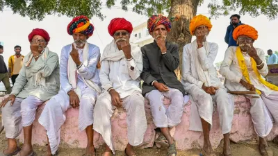 More than 69 percent voting in Rajasthan assembly election clashes and  violence at few polling stations । राजस्थान में 73 प्रतिशत से ज्यादा हुआ  मतदान, कई पोलिंग बूथ पर झड़प और हिंसा