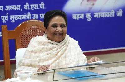 लोकसभा चुनाव में BSP किसी से नहीं करेगी गठबंधन, अखिलेश ने गिरगिट की तरह रंग  बदला', बोलीं मायावती - India TV Hindi