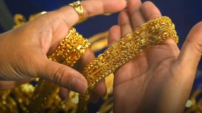 Gold Silver Price : सोने की कीमतों में आया उछाल, चांदी की चमक पड़ी फीकी,  जानिए क्या हो गए भाव - India TV Hindi