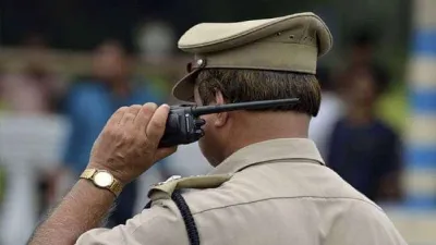 जबरन वसूली के आरोप में 5 पुलिसकर्मियों सहित 19 लोगों के खिलाफ मुकदमा दर्ज,  2 एसपी भी शामिल - India TV Hindi