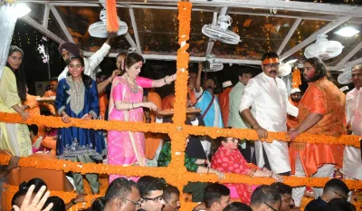 Ambani family performed Ganpati immersion- India TV Hindi