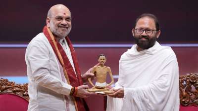 अमित शाह ने गुरुदेव राकेशजी की सराहना की, जिनके नेतृत्व में श्रीमद् राजचंद्र मिशन भारतीय मूल्यों और संस्कृति के सार को दुनिया तक पहुंचा रहा है। शाह ने कहा कि आध्यात्मिक मार्गदर्शन हो या सेवा, शिक्षा, स्वास्थ्य और जरूरतमंद की सहाय करनी हो, पूज्य गुरुदेव श्री राकेशजी के नेतृत्व में श्रीमद् राजचंद्र मिशन धरमपुर ने उत्कृष्ट उदहारण दिया है।