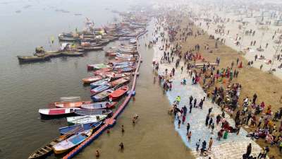 महाकुंभ में इस बार करोड़ों श्रद्धालुओं के आने की उम्मीद है। ऐसे में श्रद्धालुओं को कोई दिक्कत न हो, इसका पूरा ख्याल रखा जा रहा है। महाकुंभ में इस बार करोड़ों श्रद्धालुओं के आने की उम्मीद है। ऐसे में श्रद्धालुओं को कोई दिक्कत न हो, इसका पूरा ख्याल रखा जा रहा है।