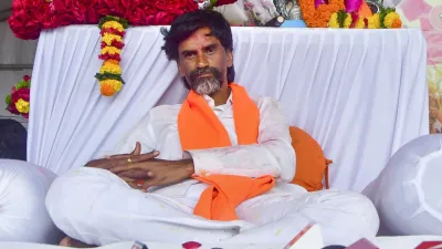 जरांगे ने सरकार को दी चेतावनी, कहा- 'नहीं मानी मांगें तो पानी पीना भी कर देंगे बंद' - India TV Hindi