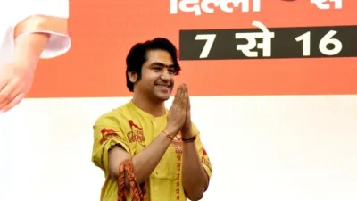 वृंदावन तक की पदयात्रा पर निकले बाबा बागेश्वर। - India TV Hindi