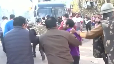 Chomu. Stone Pelting, Jaipur - India TV Hindi