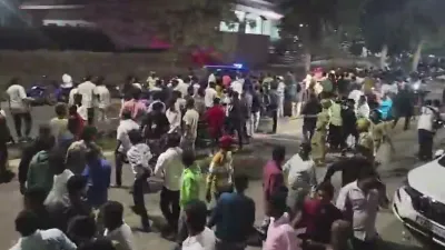 पोस्टर लगाने को लेकर कांग्रेस-बीजेपी कार्यकर्ता भिड़े, फायरिंग में एक की मौत