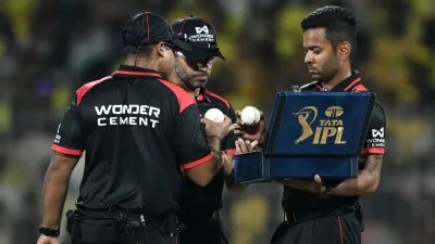 आईपीएल में अंपायरिंग करने पर कितना पैसा मिलता है, ये है कमाई का हिसाब किताब  - India TV Hindi