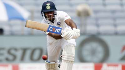 भारत और साउथ अफ्रीका के बीच पुणे में खेले जा रहे दूसरे टेस्ट में एक बार फिर मयंक ने भारत के लिए अच्छी शुरुआत की और उन्हीं के दम पर भारत बड़ा स्कोर बनाने में कामयाब रहा।