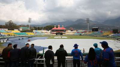 भारत और दक्षिण अफ्रीका के बीच गुरुवार को धर्मशाला स्टेडियम में खेले जाने वाला पहला वनडे मैच बारिश के कारण रद्द कर दिया गया है।&amp;nbsp; &amp;nbsp;