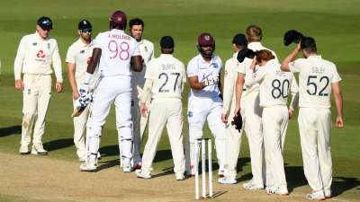 साउथहैंपटन में इंग्लैंड और वेस्टइंडीज के बीच खेले गए पहले टेस्ट मैच में को मेहमान टीम ने 4 विकेट से जीतकर सीरीज में 1-0 की बढ़त बना ली है।&amp;nbsp;