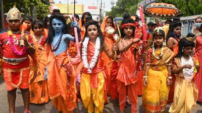 चैत्र नवरात्रि के आखिरी दिन राम नवमी का पर्व देशभर में धूमधाम से मनाया जाता है। पंचाग के अनुसार, शुक्ल पक्ष की नवमी तिथि और पुष्य नक्षत्र पर रामनवमी का पर्व होता है। आज देशभर में धूमधाम से राम नवमी का त्योहार मनाया गया।