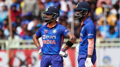 भारत और ऑस्ट्रेलिया के बीच तीन मैचों की वनडे सीरीज का दूसरा मुकाबला रविवार को विशाखापट्टनम में खेला गया। इस मैच में टीम इंडिया को 10 विकेट से हार का सामना करना पड़ा। आइए इस मैच में उन खिलाड़ियों की लिस्ट पर एक नजर डाले जिन्होंने इस मैच में खराब प्रदर्शन किया।