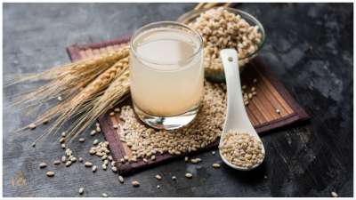 वेट लॉस में मददगार है जौ का पानी (barley water for weight loss): वजन घटाने में जौ का पानी काफी तेजी से काम कर सकता है। ये आपके फैट मेटाबोलिज्म को तेज करता है और तेजी से वेट लॉस में मदद कर सकता है। तो, मोटापा कम करने के लिए सुबह खाली पेट जौ का पानी पिएं।