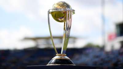 वनडे वर्ल्ड कप का पहला संस्करण साल 1975 में खेला गया था। अब इसका 13वां संस्करण 5 अक्टूबर 2023 से भारत में शुरू होने जा रहा है। इस टूर्नामेंट के इतिहास की सबसे सफल टीम ऑस्ट्रेलिया है जिसने 12 में से पांच बार वर्ल्ड कप का खिताब जीता है। अब आइए देखते हैं इस टूर्नामेंट के इतिहास में सबसे ज्यादा मैच खेलने वाले खिलाड़ियों की लिस्ट:- 