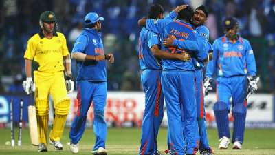 भारतीय टीम इस वक्त ऑस्ट्रेलिया के खिलाफ वनडे सीरीज में भिड़ रही है। टीम इंडिया के कई गेंदबाजों ने ऑस्ट्रेलिया के खिलाफ कमाल का प्रदर्शन किया है। लेकिन क्या आप जानते हैं कि ऑस्ट्रेलिया के खिलाफ सबसे ज्यादा विकेट लेने वाले भारतीय कौन हैं?