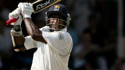 श्रीलंका ने साल 1997 में भारत के खिलाफ टेस्ट मैच की एक पारी में चौके-छक्कों की मदद से 448 रन बनाए थे। 