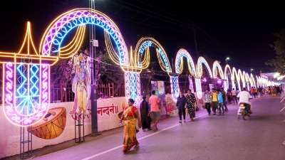 दिवाली के पहले प्रभु श्रीराम की नगरी अयोध्या के नया घाट की छटा कुछ ऐसी दिखाई दे रही है।