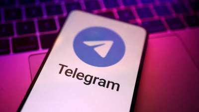 Telegram ऐप में कई नए फीचर्स जोड़े गए हैं। 2025 के पहले अपडेट के साथ इस इंस्टैंट मैसेजिंग ऐप में मैसेज सर्च फिल्टर, थर्ड पार्टी वेरिफिकेशन, QR कोड स्कैनर, रिएक्शन मैसेजिंग सर्विस और कलेक्टेबल गिफ्ट्स जैसे फीचर्स मिलेंगे। साथ ही, कंपनी ने अपने प्लेटफॉर्म पर होने वाले फ्रॉड को रोकने के लिए थर्ड पार्टी वेरिफिकेशन फीचर भी जोड़ा है। यह फीचर सोशल मीडिया प्लेटफॉर्म्स पर दिन-प्रतिदिन बढ़ रहे साइबर क्राइम पर लगाम लगाने का काम करेगा।