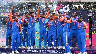 भारतीय क्रिकेट ने टी20 क्रिकेट में काफी कमाल का प्रदर्शन किया है। टीम इंडिया ने साल 2024 में वर्ल्ड कप का खिताब भी अपने नाम किया था। टीम इंडिया ने टी20 क्रिकेट में कुल 247 मैच खेले हैं। जिसमें से उन्होंने 164 मैच जीता है, वहीं 71 मुकाबलों में टीम इंडिया को हार का सामना करना पड़ा है। ऐसे में आइए जानते हैं कि टीम इंडिया ने किन तीन टीमों के खिलाफ सबसे ज्यादा टी20 मैच जीते हैं।
भारतीय क्रिकेट ने टी20 क्रिकेट में काफी कमाल का प्रदर्शन किया है। टीम इंडिया ने साल 2024 में वर्ल्ड कप का खिताब भी अपने नाम किया था। टीम इंडिया ने टी20 क्रिकेट में कुल 247 मैच खेले हैं। जिसमें से उन्होंने 164 मैच जीता है, वहीं 71 मुकाबलों में टीम इंडिया को हार का सामना करना पड़ा है। ऐसे में आइए जानते हैं कि टीम इंडिया ने किन तीन टीमों के खिलाफ सबसे ज्यादा टी20 मैच जीते हैं।