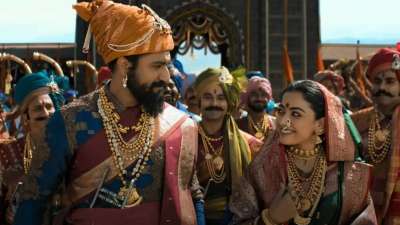 बॉलीवुड फैंस के लिए फरवरी 2025 बेहद रोमांचक महीना होने वाला है। साल के दूसरे महीने में रोमांटिक-कॉमेडी और एक्शन फिल्मों से लेकर पीरियड ड्रामा तक रिलीज होने वाली हैं। विक्की कौशल, अर्जुन कपूर और जुनैद खान जैसे कई कलाकार बॉक्स ऑफिस पर अपनी किस्मत आजमाने जा रहे हैं। आइए जानते हैं इस महीने कौन सी फिल्में दर्शकों का मनोरंजन करने के लिए तैयार हैं। बॉलीवुड फैंस के लिए फरवरी 2025 बेहद रोमांचक महीना होने वाला है। साल के दूसरे महीने में रोमांटिक-कॉमेडी और एक्शन फिल्मों से लेकर पीरियड ड्रामा तक रिलीज होने वाली हैं। विक्की कौशल, अर्जुन कपूर और जुनैद खान जैसे कई कलाकार बॉक्स ऑफिस पर अपनी किस्मत आजमाने जा रहे हैं। आइए जानते हैं इस महीने कौन सी फिल्में दर्शकों का मनोरंजन करने के लिए तैयार हैं।