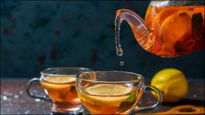 अपनों को गुड मॉर्निग कहने के शुरुआत 1 कप हर्बल टी के साथ करें। सुबह ताजा पत्तियों की खुशबूदार चाय पीने के बाद आपको एकदम फ्रेश महसूस होगा। ये हर्बल टी वजन घटाने और शरीर को डिटॉक्स करने में भी मदद करेगी। अपनों को गुड मॉर्निग कहने के शुरुआत 1 कप हर्बल टी के साथ करें। सुबह ताजा पत्तियों की खुशबूदार चाय पीने के बाद आपको एकदम फ्रेश महसूस होगा। ये हर्बल टी वजन घटाने और शरीर को डिटॉक्स करने में भी मदद करेगी।