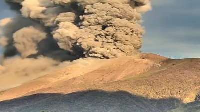 फिलीपींस प्रशांत महासागर के 'रिंग ऑफ फायर' में स्थित है। 'रिंग ऑफ फायर' में होने की वजह से फिलीपींस भूकंप और ज्वालामुखीय गतिविधियों के लिए बेहद संवेदनशील है।