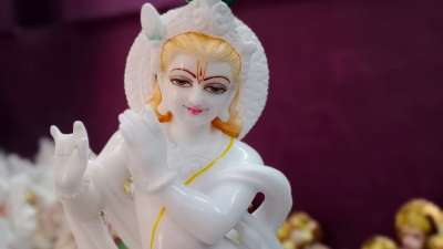 जन्माष्टमी का पावन पर्व साल 2025 में 16 जुलाई को मनाया जाएगा। इस दिन भगवान कृष्ण की पूजा करने से भक्तों को शुभ फलों की प्राप्ति होती है। इसके साथ ही कुछ ऐसे कार्य भी आप इस दिन कर सकते हैं जिससे राहु और शनि के बुरे प्रभाव भी दूर होंगे। आइए विस्तार से जानते हैं इन कार्यों के बारे में। जन्माष्टमी का पावन पर्व साल 2025 में 16 जुलाई को मनाया जाएगा। इस दिन भगवान कृष्ण की पूजा करने से भक्तों को शुभ फलों की प्राप्ति होती है। इसके साथ ही कुछ ऐसे कार्य भी आप इस दिन कर सकते हैं जिससे राहु और शनि के बुरे प्रभाव भी दूर होंगे। आइए विस्तार से जानते हैं इन कार्यों के बारे में।