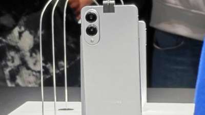 Samsugn Galaxy S26 Edge को अगले साल की शुरुआत में लॉन्च किया जा सकता है। सैमसंग अपने स्लिम फोन को Galaxy S26 Plus से रिप्लेस कर सकता है। यह इस साल लॉन्च हुए Galaxy S25 Edge का अपग्रेड होगा। Samsugn Galaxy S26 Edge को अगले साल की शुरुआत में लॉन्च किया जा सकता है। सैमसंग अपने स्लिम फोन को Galaxy S26 Plus से रिप्लेस कर सकता है। यह इस साल लॉन्च हुए Galaxy S25 Edge का अपग्रेड होगा।