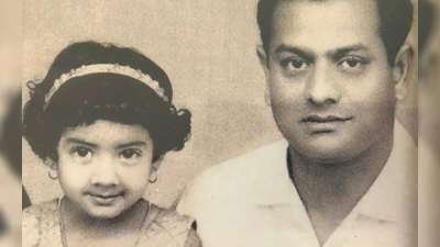 बॉलीवुड में यूं तो कई अभिनेत्रियां आईं, जिन्होंने स्टारडम में बड़े-बड़े एक्टर्स को भी टक्कर दी, लेकिन हिंदी सिनेमा के इतिहास में एक अभिनेत्री ऐसी भी आईं, जिनके आगे खुद अमिताभ बच्चन का स्टारडम फीका पड़ने लगा था। ये अभिनेत्री कोई और नहीं श्रीदेवी थीं, जिनके स्टारडम ने पूरे बॉलीवुड को हिलाकर रख दिया था। बॉलीवुड में यूं तो कई अभिनेत्रियां आईं, जिन्होंने स्टारडम में बड़े-बड़े एक्टर्स को भी टक्कर दी, लेकिन हिंदी सिनेमा के इतिहास में एक अभिनेत्री ऐसी भी आईं, जिनके आगे खुद अमिताभ बच्चन का स्टारडम फीका पड़ने लगा था। ये अभिनेत्री कोई और नहीं श्रीदेवी थीं, जिनके स्टारडम ने पूरे बॉलीवुड को हिलाकर रख दिया था।