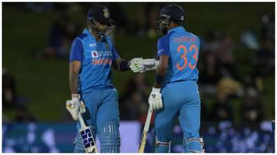 एशिया कप के साथ टीम इंडिया एक बार फिर से मैदान में उतरेगी। इसमें अब ज्यादा वक्त नहीं है। खिलाड़ियों ने तो अलग अलग अपनी तैयारी भी शुरू कर दी है। इस बीच जब तक कि एशिया कप का आगाज हो आपको आईसीसी की टी20 रैंकिंग में टीमों की रेटिंग कैसी है, ये जानना चाहिए।
एशिया कप के साथ टीम इंडिया एक बार फिर से मैदान में उतरेगी। इसमें अब ज्यादा वक्त नहीं है। खिलाड़ियों ने तो अलग अलग अपनी तैयारी भी शुरू कर दी है। इस बीच जब तक कि एशिया कप का आगाज हो आपको आईसीसी की टी20 रैंकिंग में टीमों की रेटिंग कैसी है, ये जानना चाहिए।