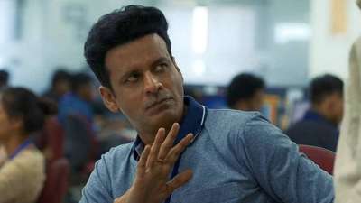 प्राइम वीडियो की सुपरहिट सीरीज फैमिली मैन ने 6 साल पूरे कर लिए हैं। अब तक 2 सीजन में सीरीज के हीरो मनोज बाजपेयी ने खूब तारीफें बटोरीं हैं। साथ ही फैमिली मैन के पहले सीजन के 6 साल पूरे होने पर मनोज बाजपेयी ने इसके तीसरे सीजन की भी शूटिंग शुरू कर दी है और सेट से कुछ तस्वीरें भी शेयर की हैं। इन तस्वीरों की सीरीज में पहले के सीजन्स के भी फेमस मोमेंट्स शामिल हैं। (फोटो साभार-Instagram@bajpayee.manoj) प्राइम वीडियो की सुपरहिट सीरीज फैमिली मैन ने 6 साल पूरे कर लिए हैं। अब तक 2 सीजन में सीरीज के हीरो मनोज बाजपेयी ने खूब तारीफें बटोरीं हैं। साथ ही फैमिली मैन के पहले सीजन के 6 साल पूरे होने पर मनोज बाजपेयी ने इसके तीसरे सीजन की भी शूटिंग शुरू कर दी है और सेट से कुछ तस्वीरें भी शेयर की हैं। इन तस्वीरों की सीरीज में पहले के सीजन्स के भी फेमस मोमेंट्स शामिल हैं। (फोटो साभार-Instagram@bajpayee.manoj)