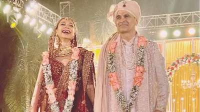 आर्यन खान की सीरीज 'द बैड्स ऑफ बॉलीवुड' को लेकर इन दिनों मनीष चौधरी खूब चर्चा में हैं। इस सीरीज में उन्होंने फ्रैडी सोडावाला नाम के फिल्ममेकर की भूमिका निभाई है और अपनी परफॉर्मेंस से दर्शकों के दिल जीतने में सफल रहे। मनीष चौधरी को फिल्म इंडस्ट्री में 2 दशक से ज्यादा का समय हो गया है और इस दौरान उन्होंने कई तरह के रोल बड़े पर्दे पर निभाए। पॉजीटिव से लेकर निगेटिव किरदारों में वह नजर आए और अपने अभिनय दर्शकों के दिल जीतने में सफल रहे।