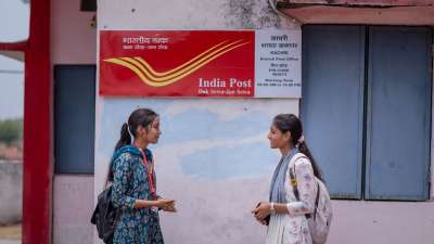 Post Office Schemes: पोस्ट ऑफिस देश के आम लोगों की जरूरतों के आधार पर कई तरह की बचत स्कीम चलाता है। किसान विकास पत्र यानी KVP ऐसी ही एक स्कीम है, जिसमें आपका पैसा मैच्यॉरिटी पर सीधे डबल हो जाता है। जी हां, पोस्ट ऑफिस की ये स्कीम 'पैसा डबल करने वाली स्कीम' के नाम से भी काफी चर्चित है। यहां हम आपको पोस्ट ऑफिस की किसान विकास पत्र स्कीम के बारे में कुछ बेहद जरूरी बातें बताने जा रहे हैं।
Post Office Schemes: पोस्ट ऑफिस देश के आम लोगों की जरूरतों के आधार पर कई तरह की बचत स्कीम चलाता है। किसान विकास पत्र यानी KVP ऐसी ही एक स्कीम है, जिसमें आपका पैसा मैच्यॉरिटी पर सीधे डबल हो जाता है। जी हां, पोस्ट ऑफिस की ये स्कीम 'पैसा डबल करने वाली स्कीम' के नाम से भी काफी चर्चित है। यहां हम आपको पोस्ट ऑफिस की किसान विकास पत्र स्कीम के बारे में कुछ बेहद जरूरी बातें बताने जा रहे हैं।