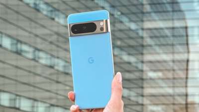 Google Pixel 8 की कीमत में भारी कटौती की गई है। गूगल का यह फ्लैगशिप फोन लॉन्च प्राइस से 40,000 रुपये तक सस्ते में मिल रहा है। ई-कॉमर्स वेबसाइट फ्लिपकार्ट पर फोन की खरीद पर बंपर ऑफर दिया जा रहा है। यह 8GB RAM + 128GB और 8GB RAM + 256GB में आता है। Google Pixel 8 की कीमत में भारी कटौती की गई है। गूगल का यह फ्लैगशिप फोन लॉन्च प्राइस से 40,000 रुपये तक सस्ते में मिल रहा है। ई-कॉमर्स वेबसाइट फ्लिपकार्ट पर फोन की खरीद पर बंपर ऑफर दिया जा रहा है। यह 8GB RAM + 128GB और 8GB RAM + 256GB में आता है।