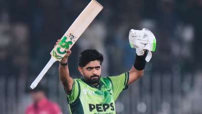 बाबर आजम ने श्रीलंकाई क्रिकेट टीम के खिलाफ दूसरे वनडे मैच में 102 रनों की पारी खेली है और अपने दम पर जीत दिलाई है। उनका वनडे क्रिकेट में ये 20वां शतक है। बाबर आजम ने श्रीलंकाई क्रिकेट टीम के खिलाफ दूसरे वनडे मैच में 102 रनों की पारी खेली है और अपने दम पर जीत दिलाई है। उनका वनडे क्रिकेट में ये 20वां शतक है।